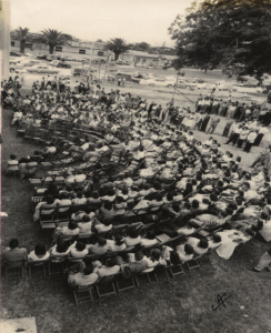 Público en la actividad del 4 marzo 1957. Archivo UCR. 