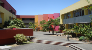 Edificio de la facultad de Letras, UCR. 